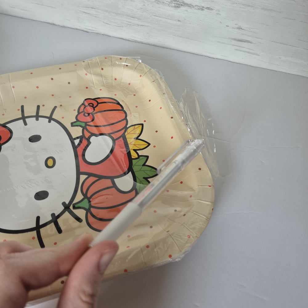Hello Kitty Paper Luncheon Plates with Pumpkins! New! - Picture 4 of 4